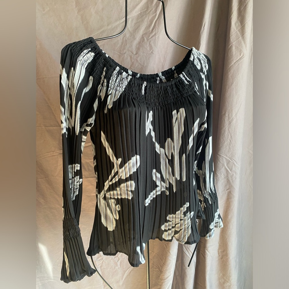 Black and Gray Dress U Women's Sheer Pleated Top Medium